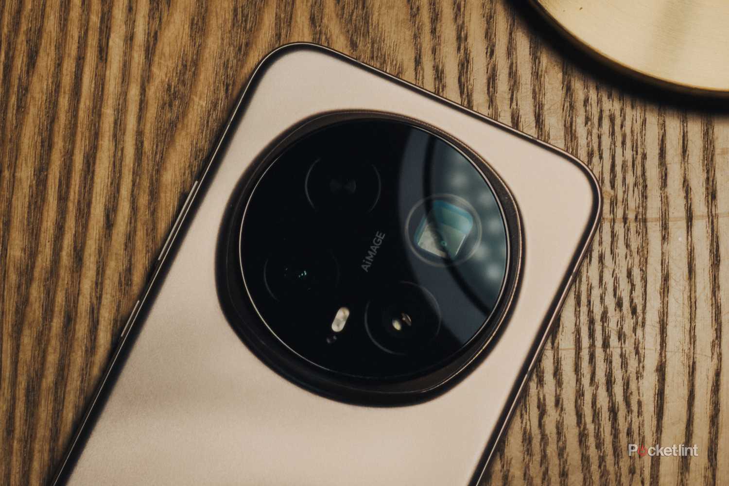 I took over 10,000 photos on 13 different flagship phones, and here's ...