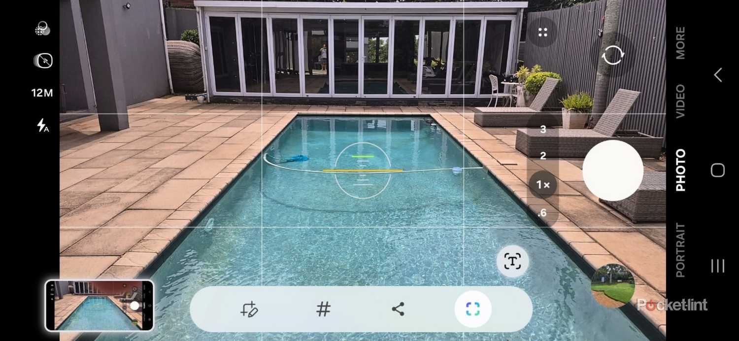 Samsung Galaxy Grid lines