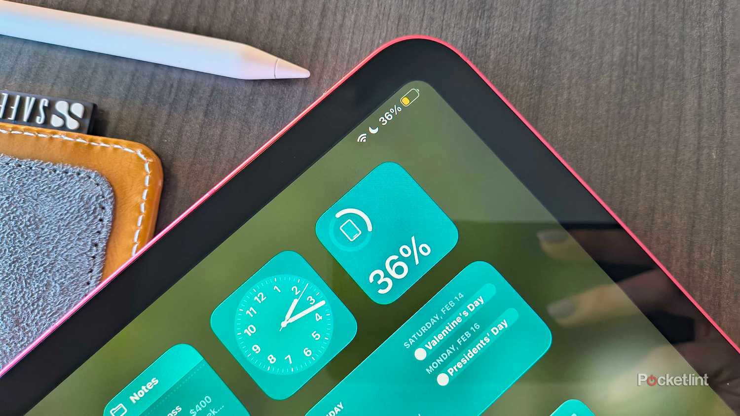 The battery readout on an iPad.