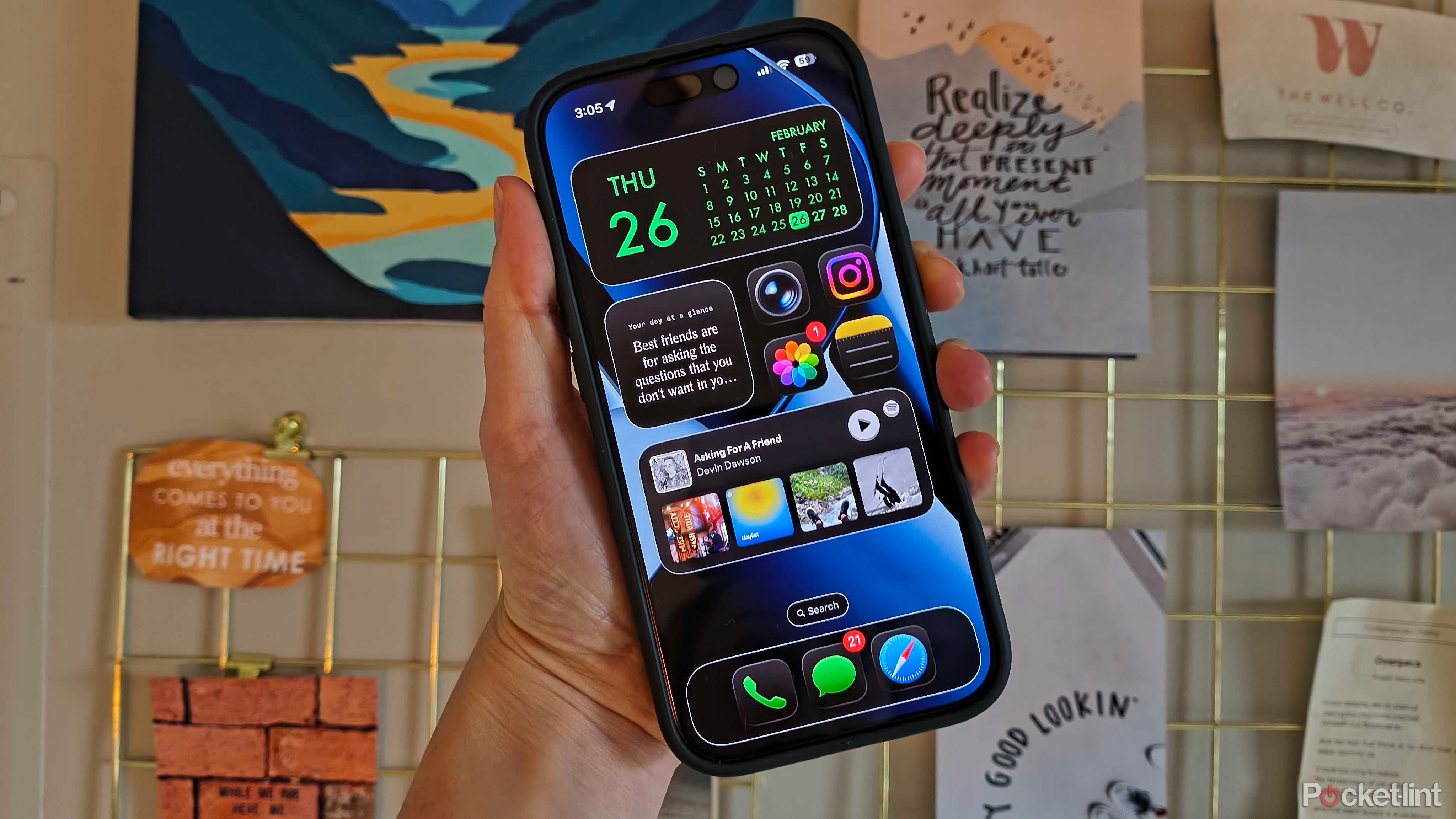 How to force your iPhone into ultra dark mode