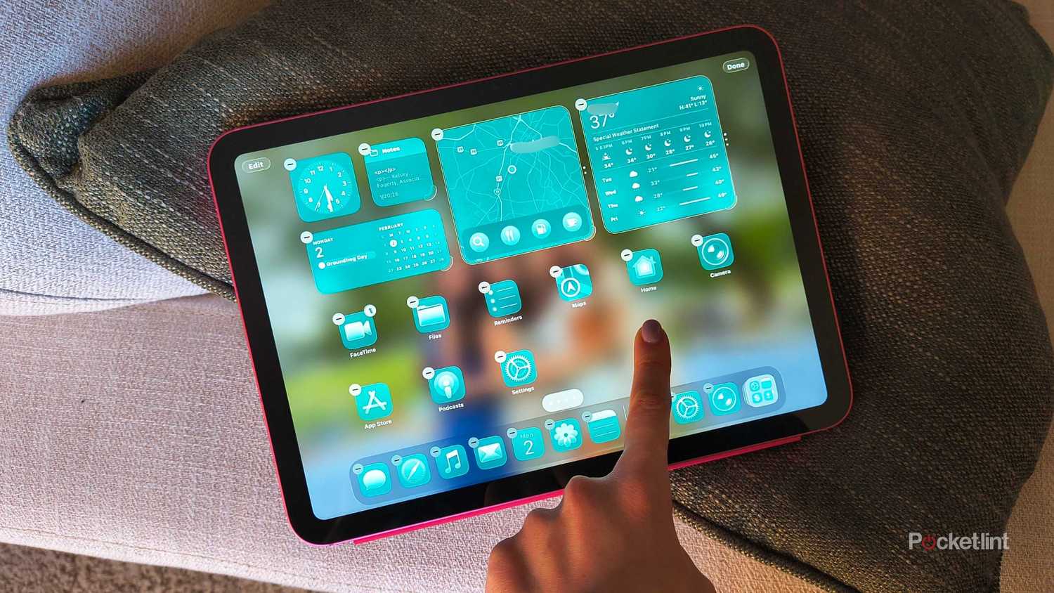 Customizing an iPad display.