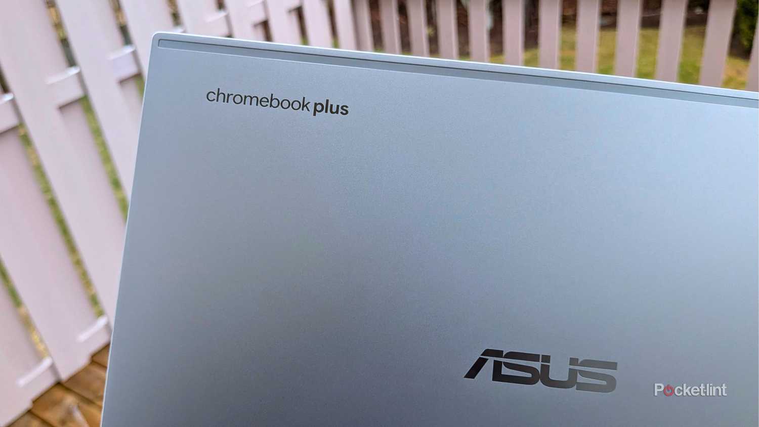Asus ExpertBook CB54 Chromebook Plus beauty 2