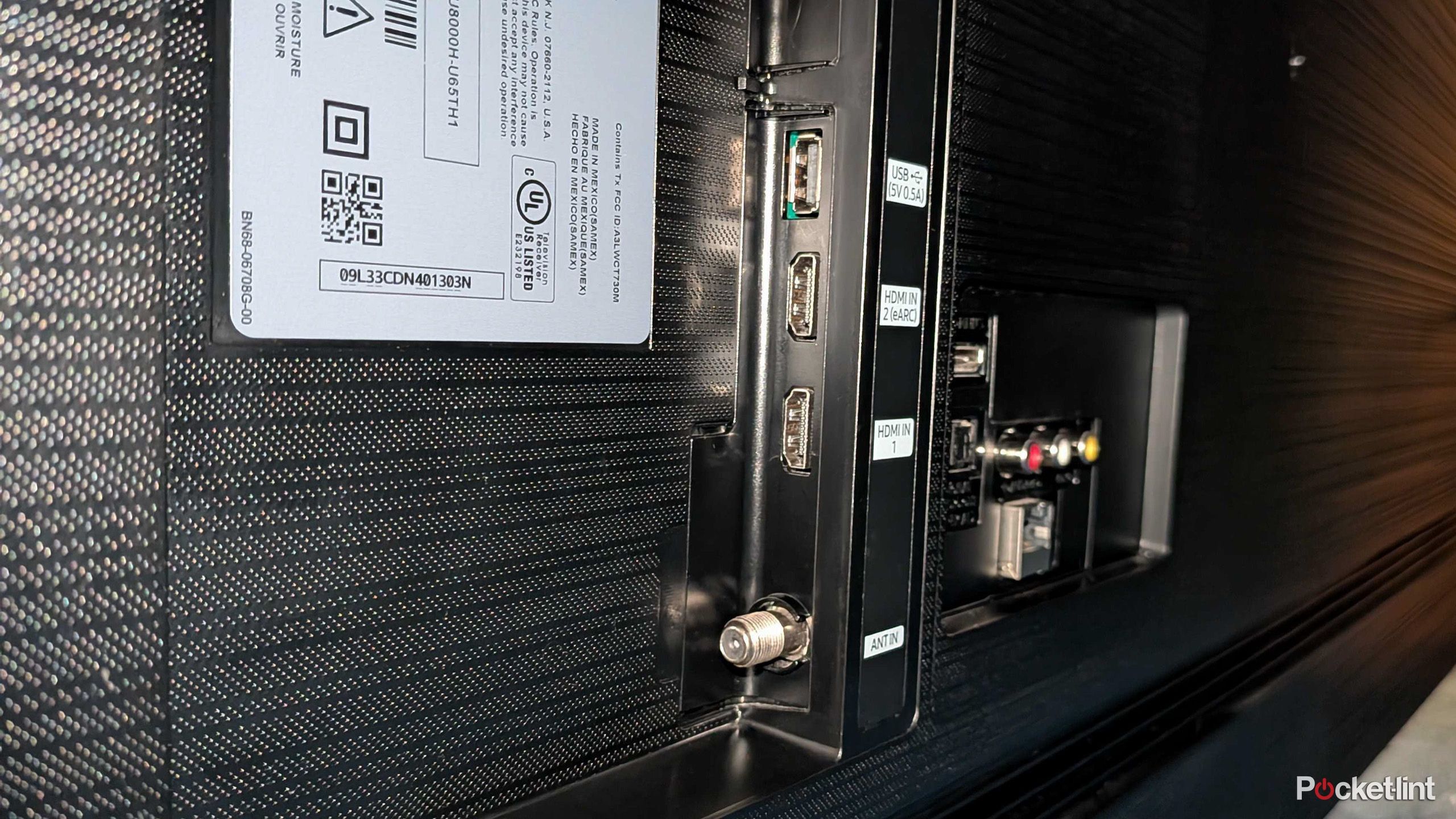 3 reasons to still use this dying port on your smart TV