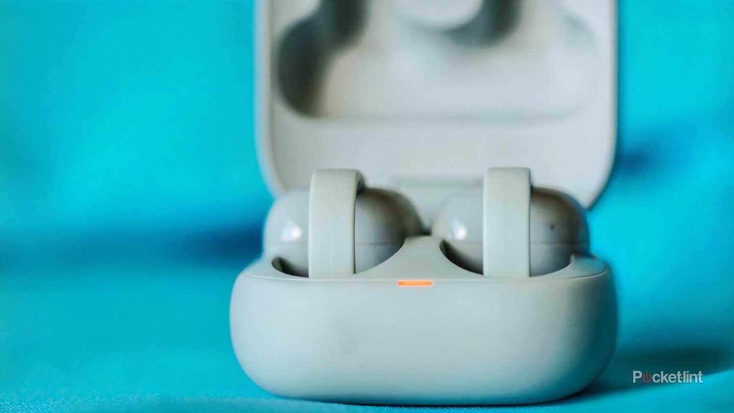 sony-linkbuds-clip-4