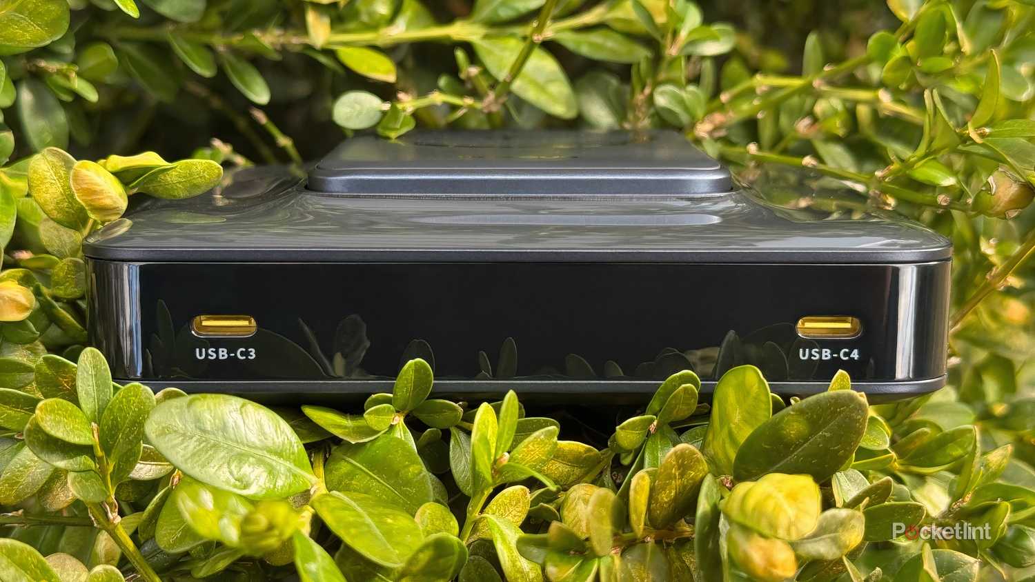 Baseus Nomos II 6-in-1 245W Charging Station beauty 8