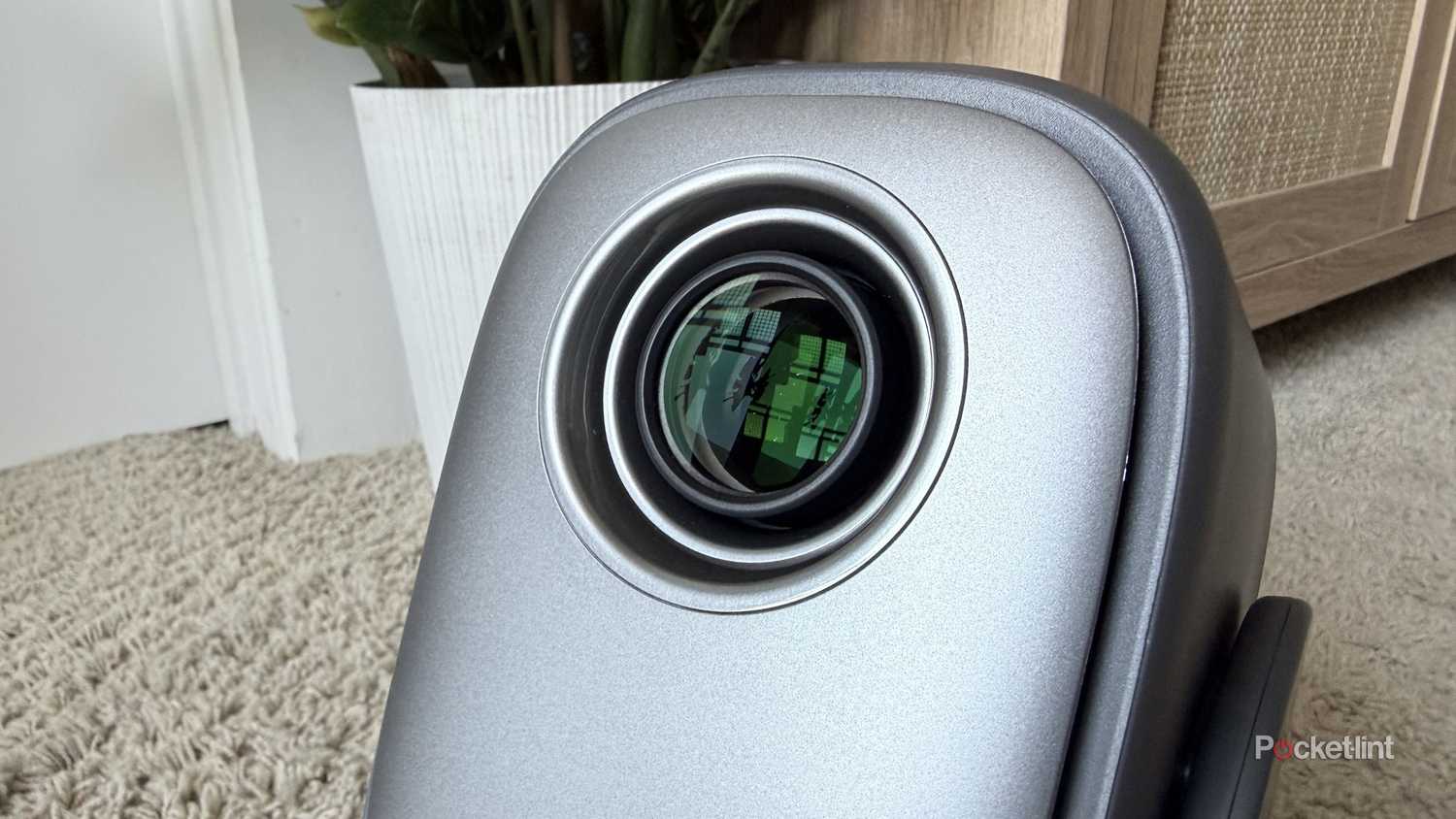 dangebi-n2-projector-lens