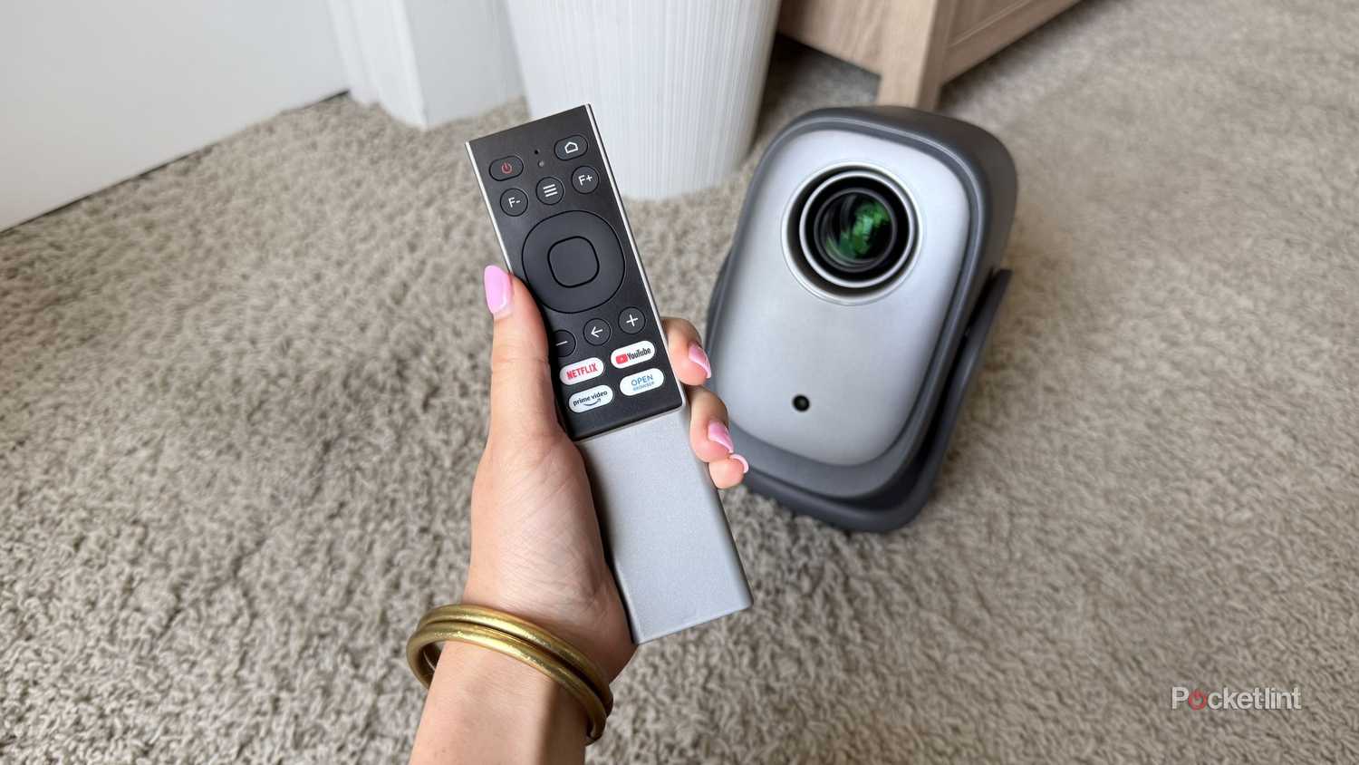 dangebi-n2-projector-remote