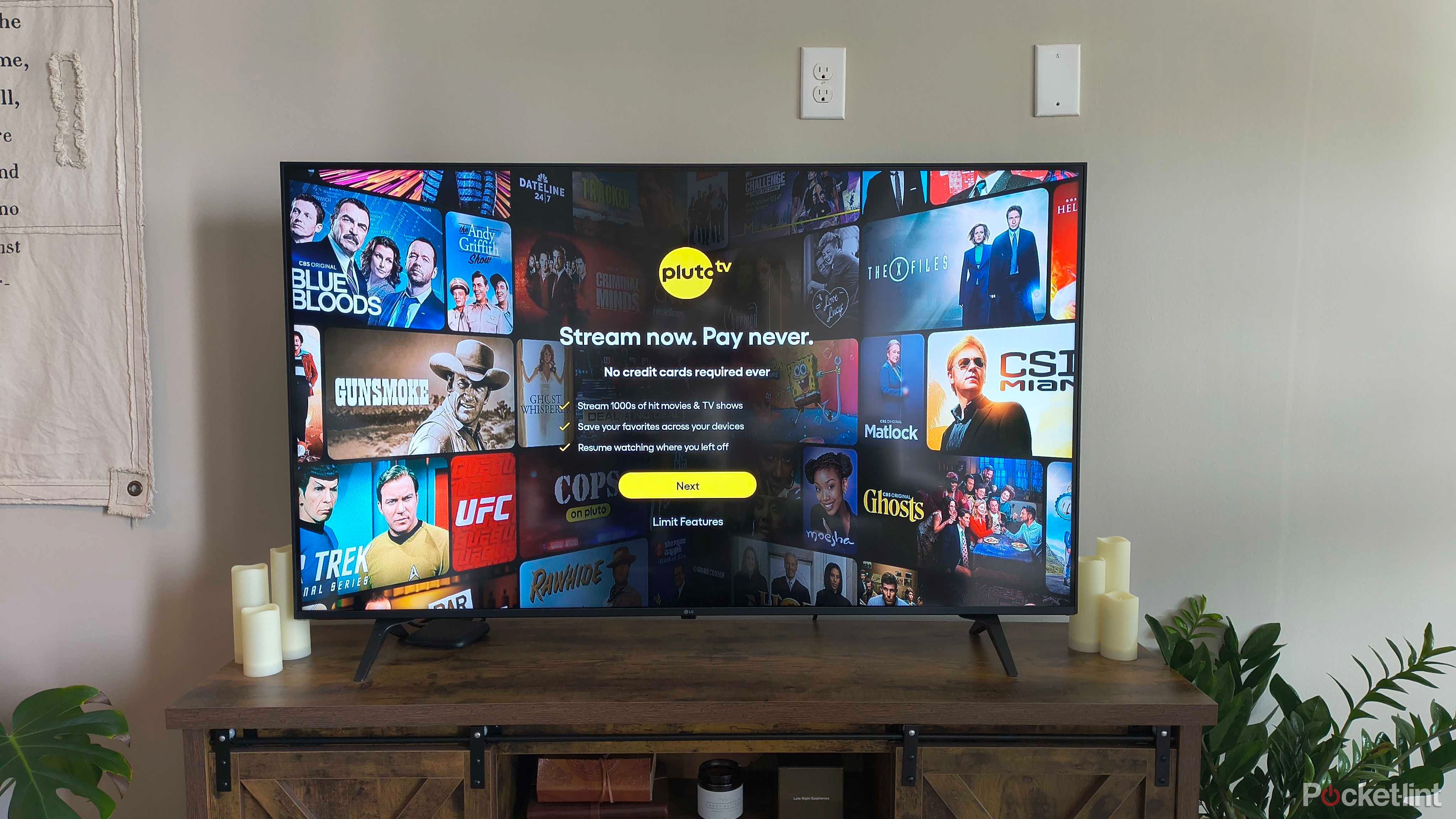 4 vintage shows from The CW will stream free on Pluto TV next month