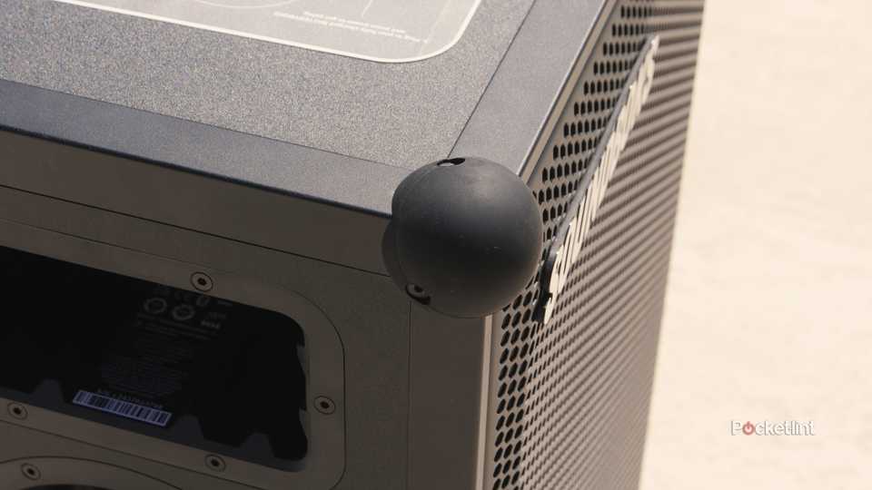 One of the eight rubber bumpers on a Soundboks 4