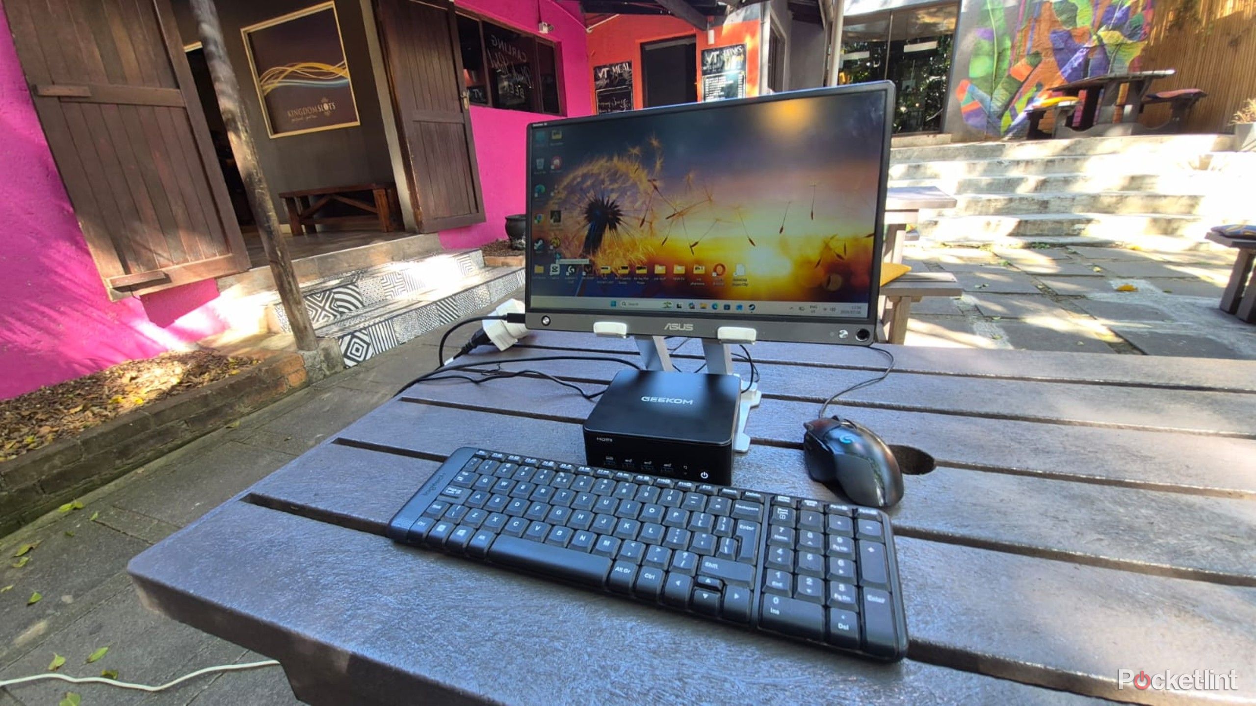 Geekom IT13 Max Outside 2