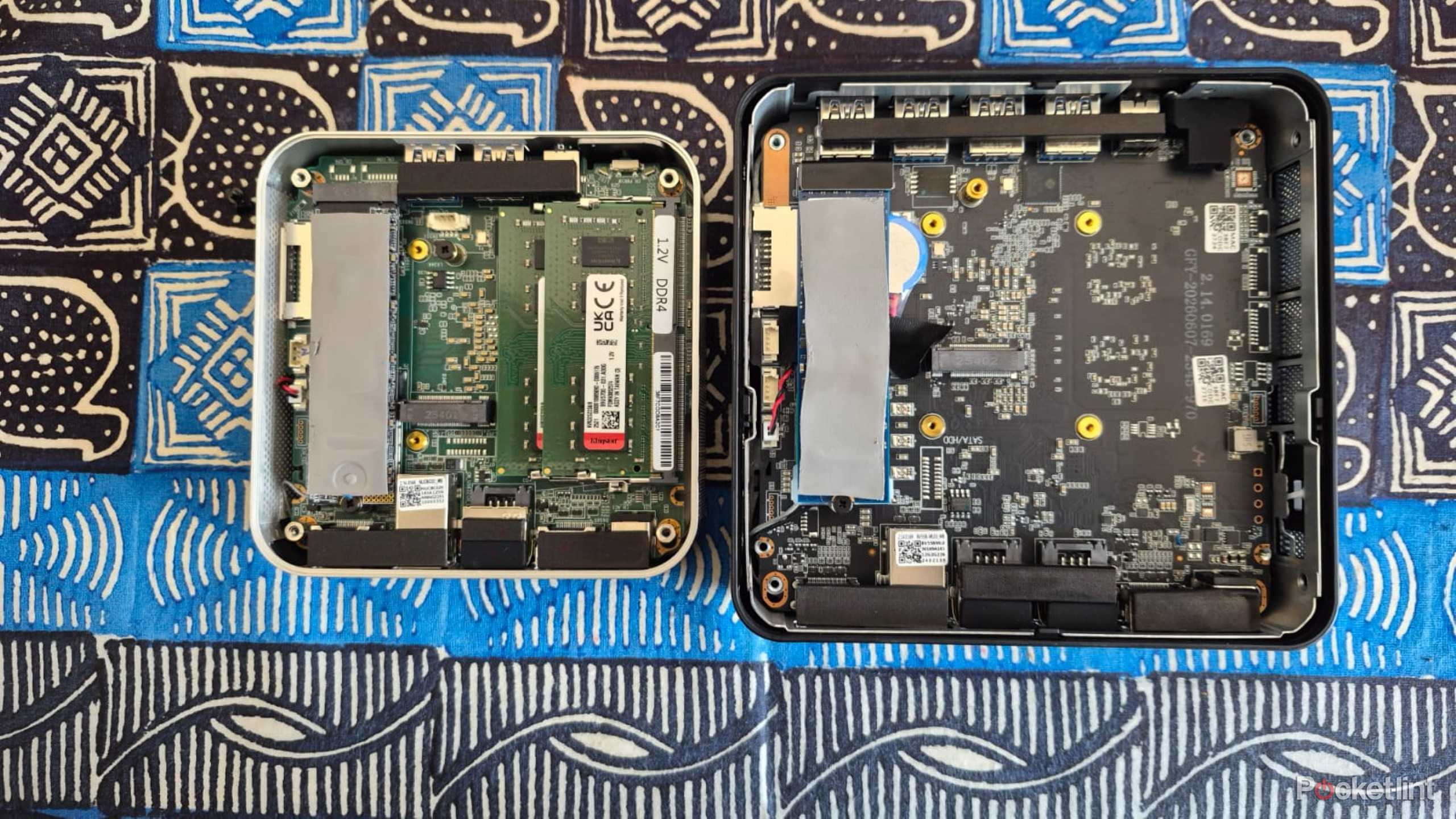 Geekom open case