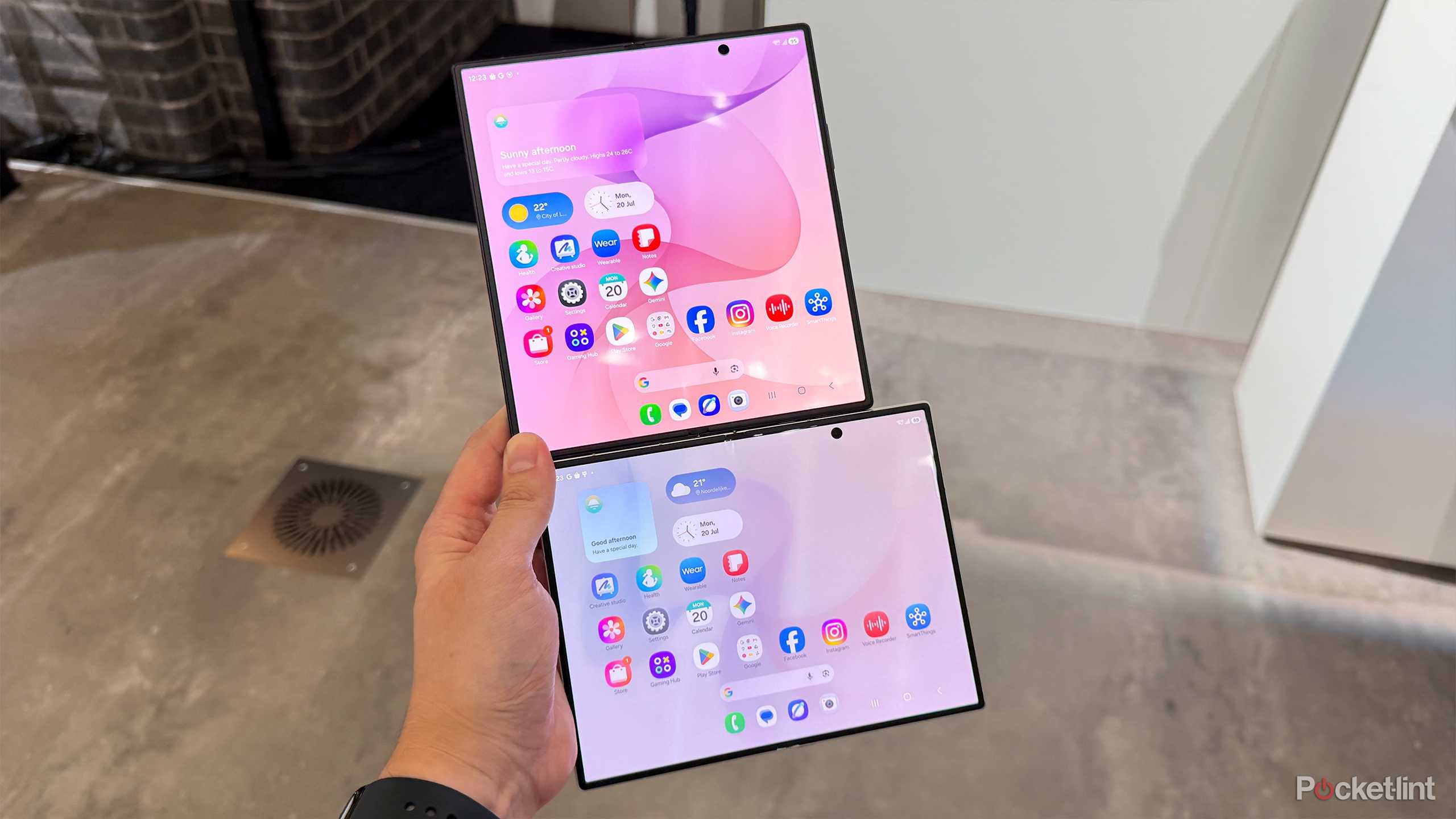 z-fold-8-8-ultra-main-displays
