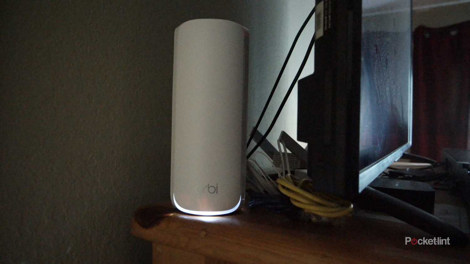 Netgear Orbi with its LED glowing during setup