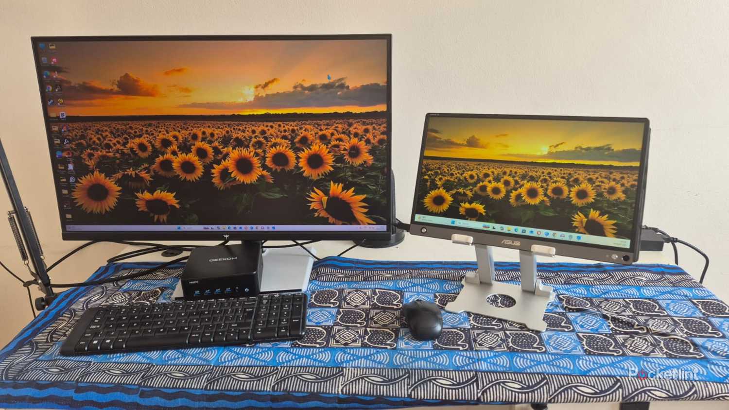 Geekom IT13 Max dual monitors