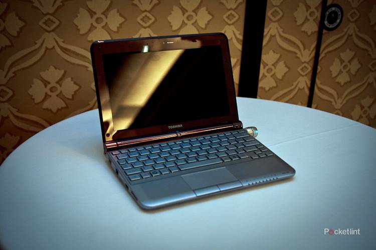 Toshiba NB305 notebook