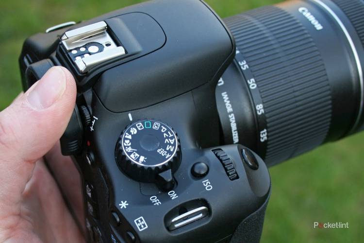 Canon EOS 550D DSLR camera