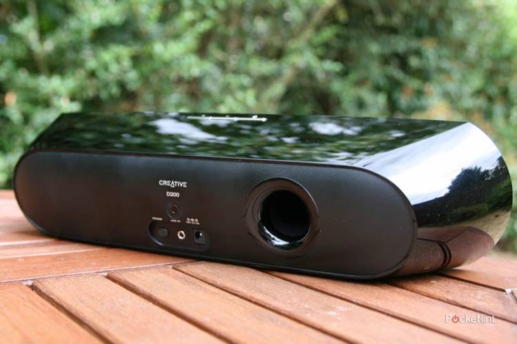 Creative D200 Bluetooth speakers
