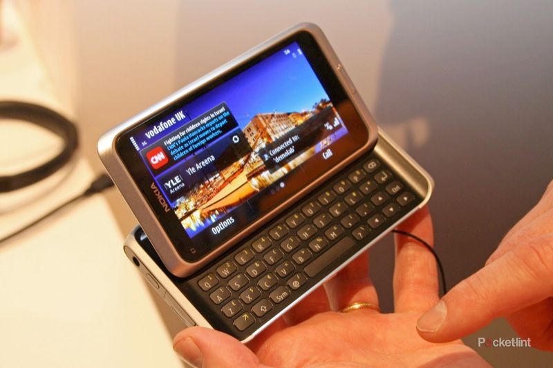 First Look: Nokia E7