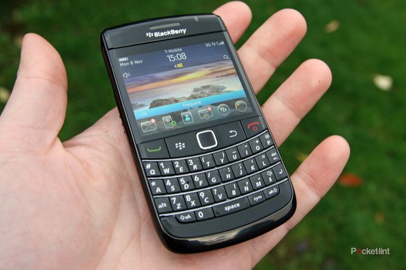 72141-phones-review-blackberry