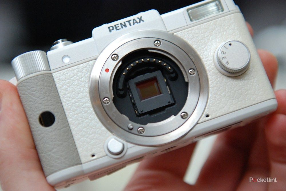 72569-cameras-review-pentax-q-