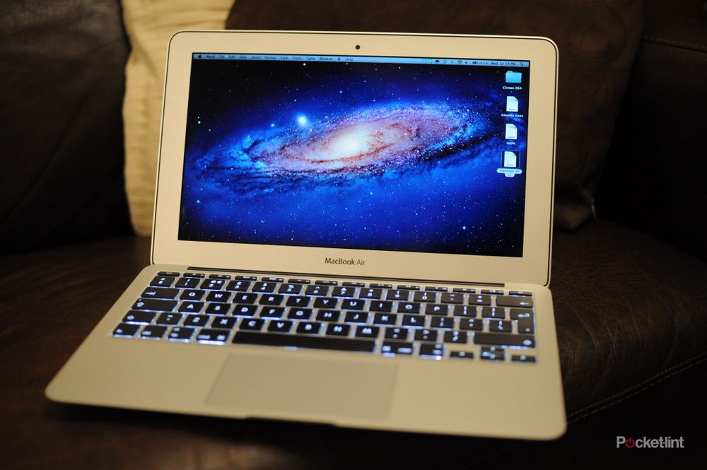 Apple - MacBook Air 11インチ 2011 Apple MacBook Air 11-inch (2011) review