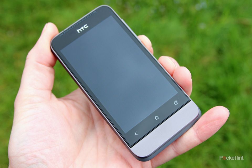 72785-phones-review-htc-one-v-