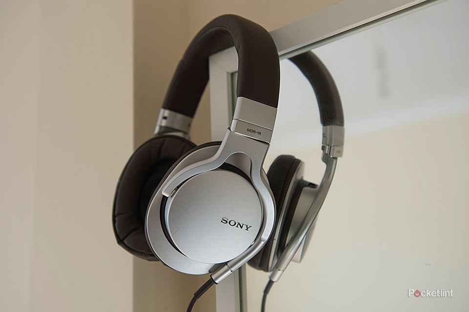 SONY シルバー mdr-1r ソニー、「MDR-1」シリーズのリニューアルなど