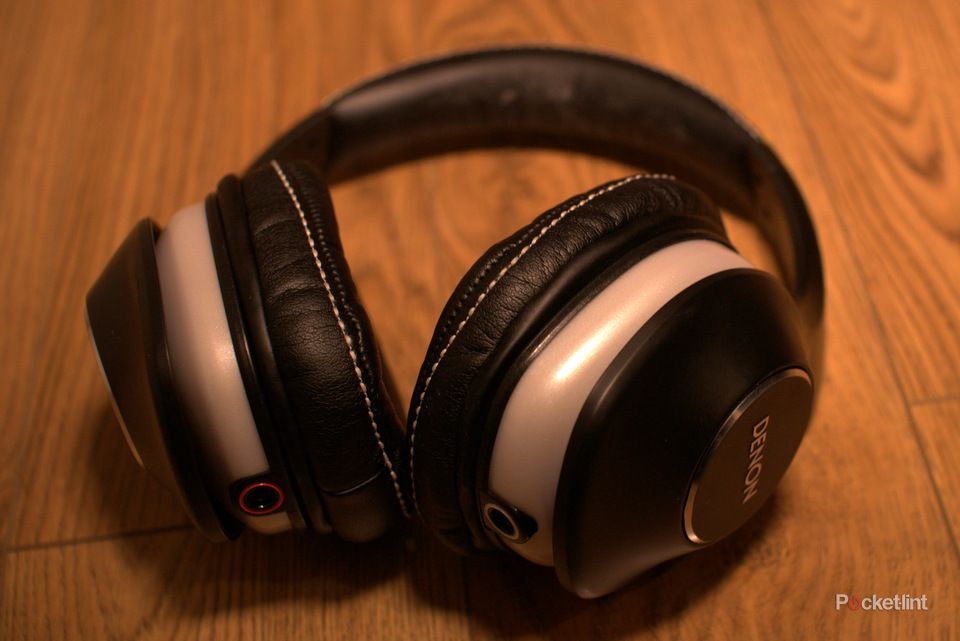 Denon AH-D600 headphones